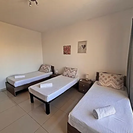 Spacious Renovated 3 Bedr In Of Bugibba * St. Paul's Bay