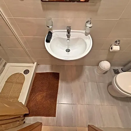 Spacious Renovated 3 Bedr In Of Bugibba アパート