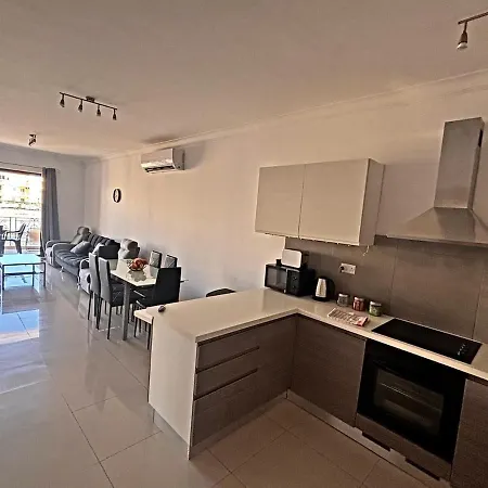 アパート Spacious Renovated 3 Bedr In Of Bugibba