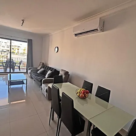 Apartament Spacious Renovated 3 Bedr In Of Bugibba *