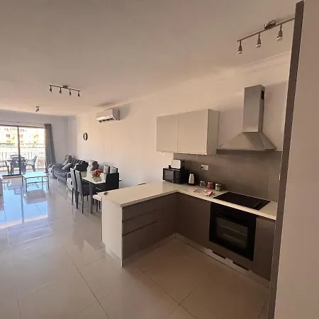 Spacious Renovated 3 Bedr In Of Bugibba Apartament St Paul's Bay